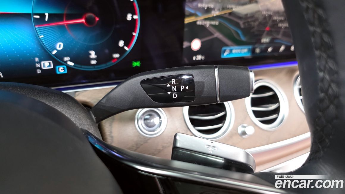 Mercedes-Benz E-Class 2022