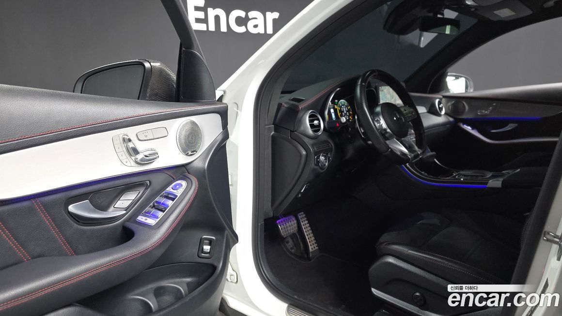 Mercedes-Benz GLC-Class 2021