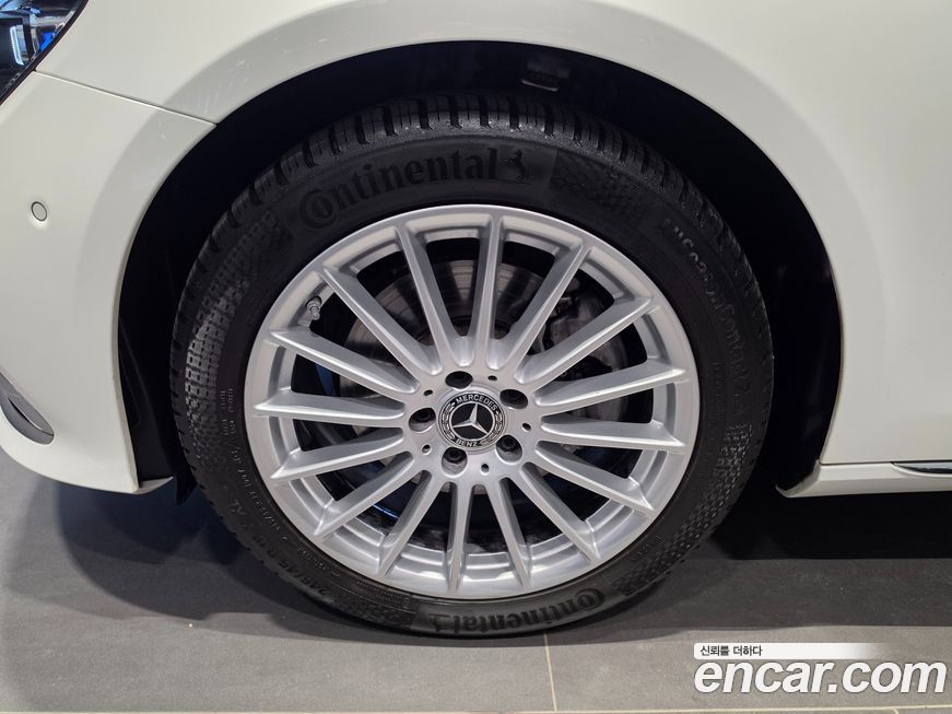 Mercedes-Benz E-Class 2023