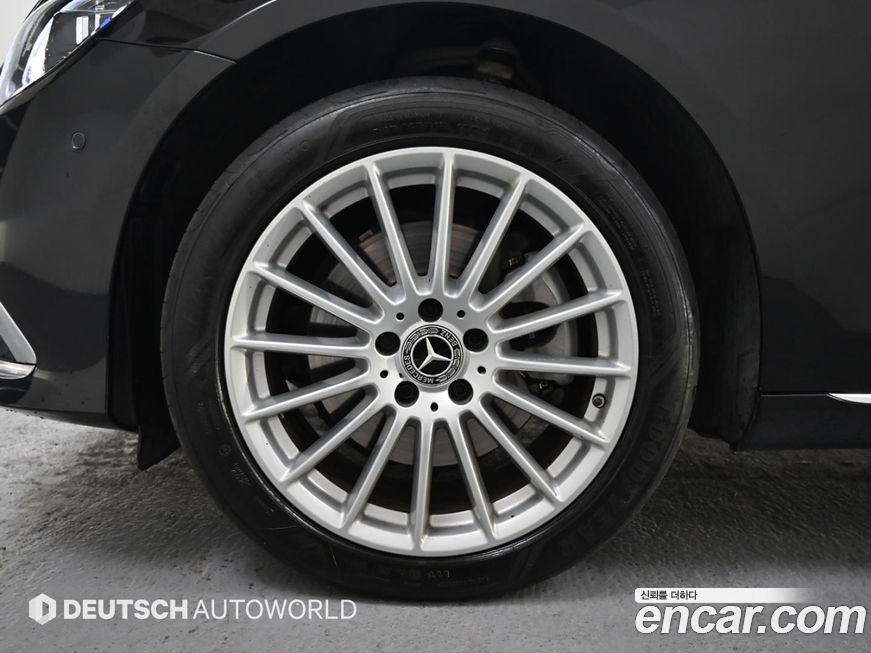 Mercedes-Benz E-Class 2023