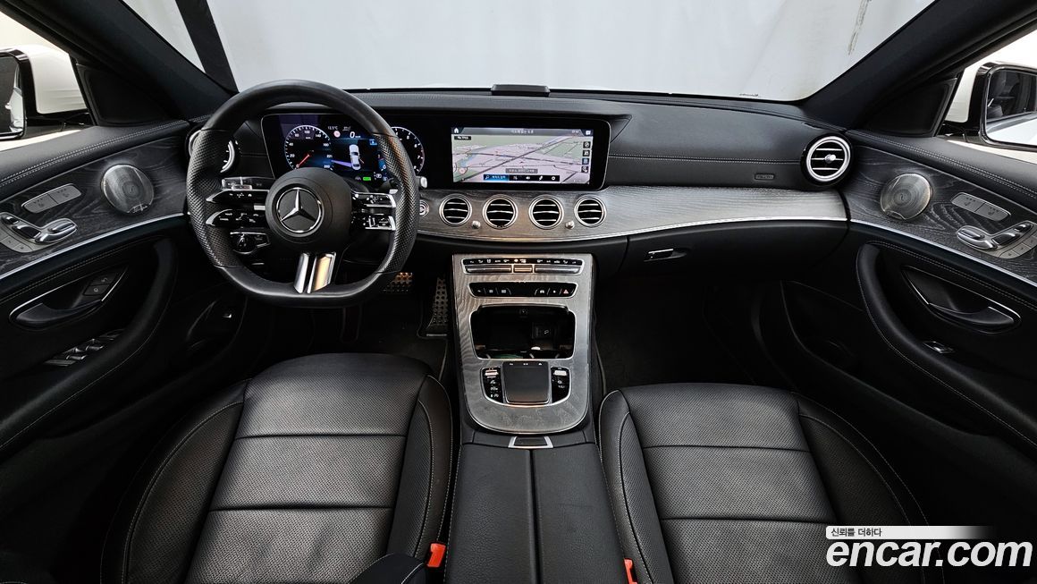 Mercedes-Benz E-Class 2022