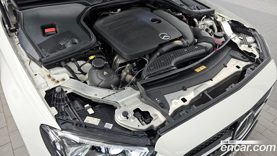 Mercedes-Benz E-Class 2022