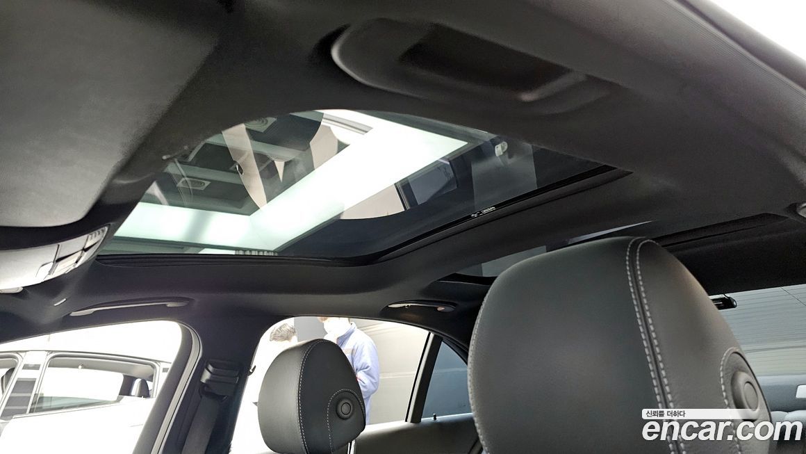 Mercedes-Benz E-Class 2022