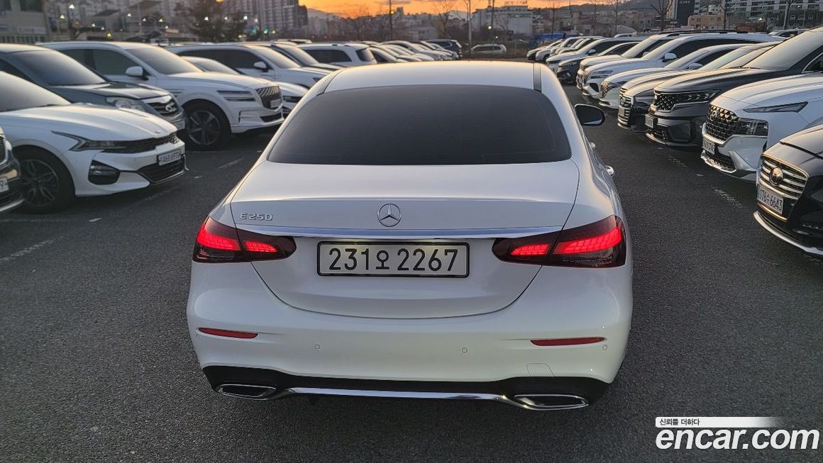 Mercedes-Benz E-Class 2023