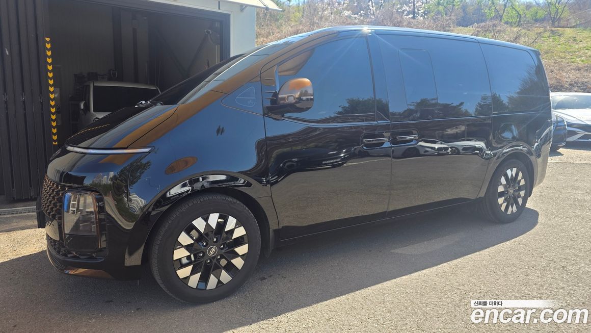 Hyundai Staria 2025