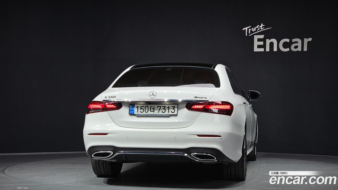 Mercedes-Benz E-Class 2022