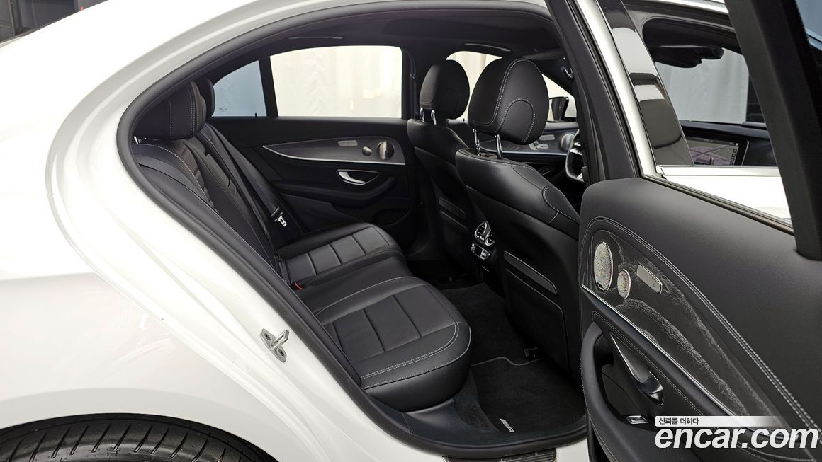 Mercedes-Benz E-Class 2022