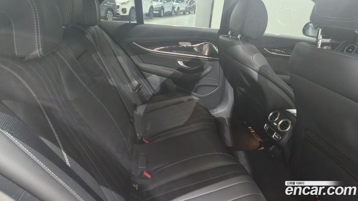 Mercedes-Benz E-Class 2021