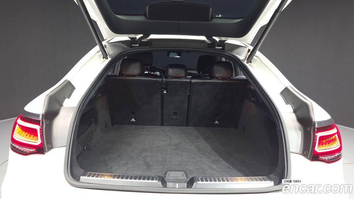 Mercedes-Benz GLC-Class 2021