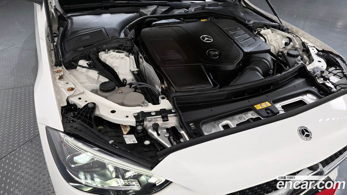 Mercedes-Benz C-Class 2022