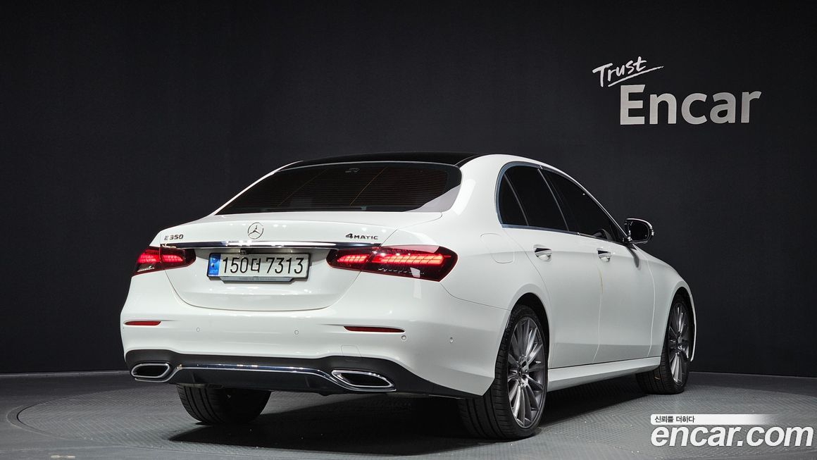 Mercedes-Benz E-Class 2022