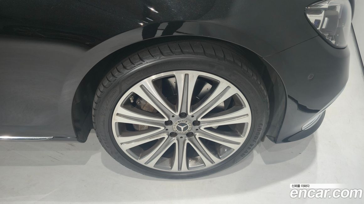 Mercedes-Benz E-Class 2021