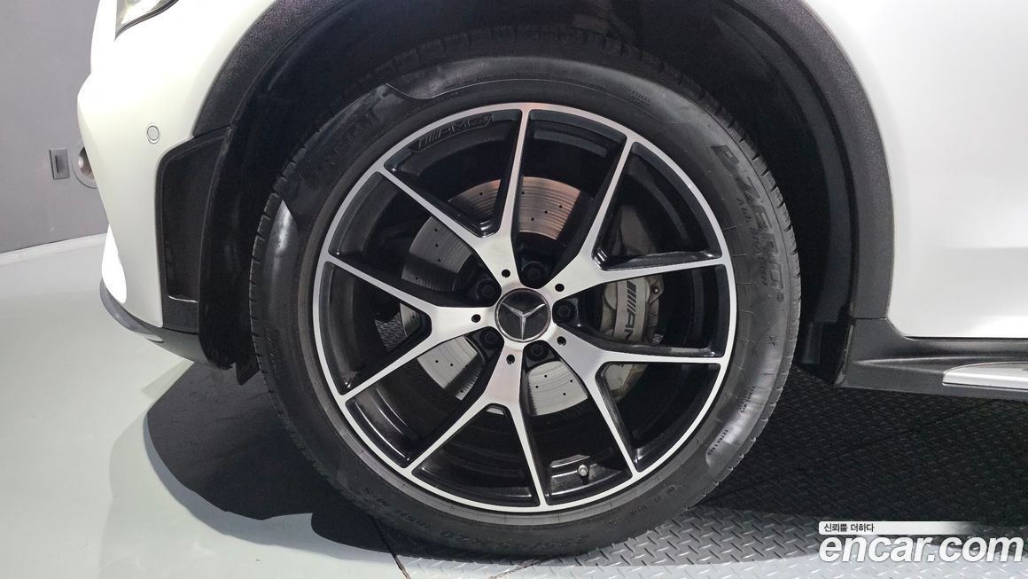 Mercedes-Benz GLC-Class 2021