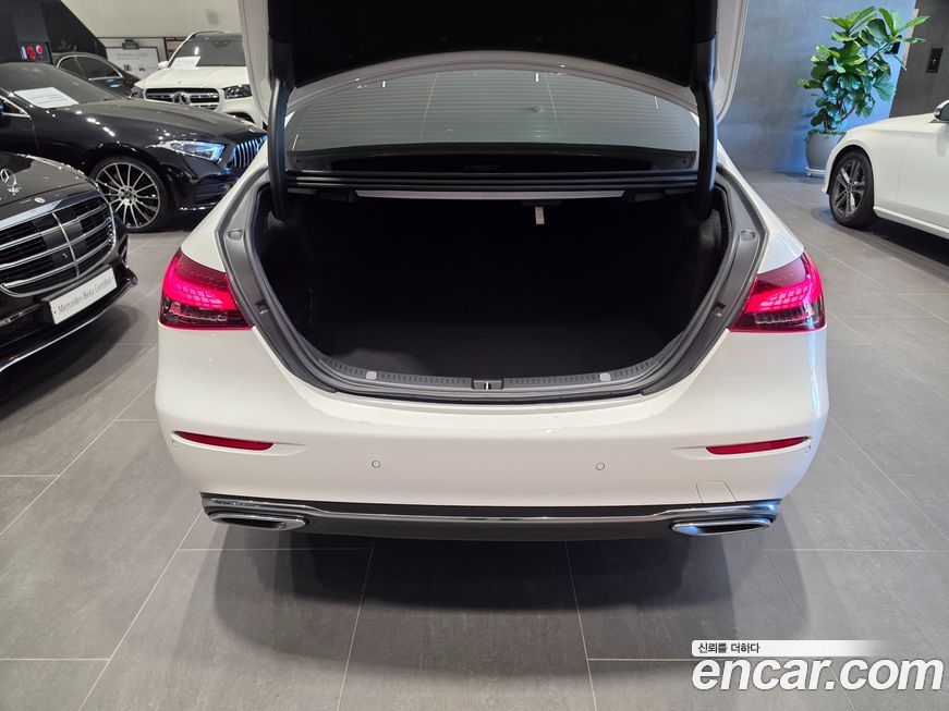 Mercedes-Benz E-Class 2023