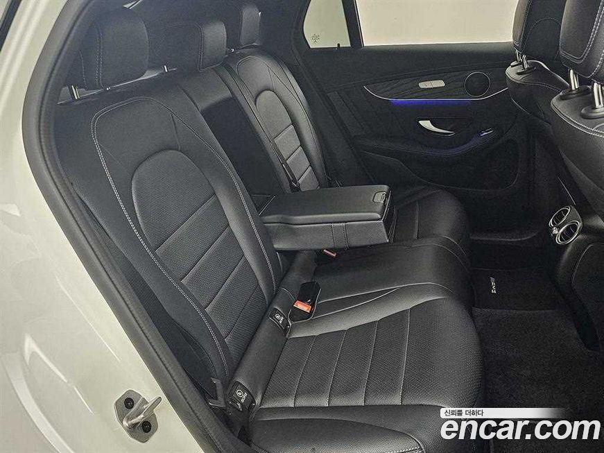 Mercedes-Benz GLC-Class 2023