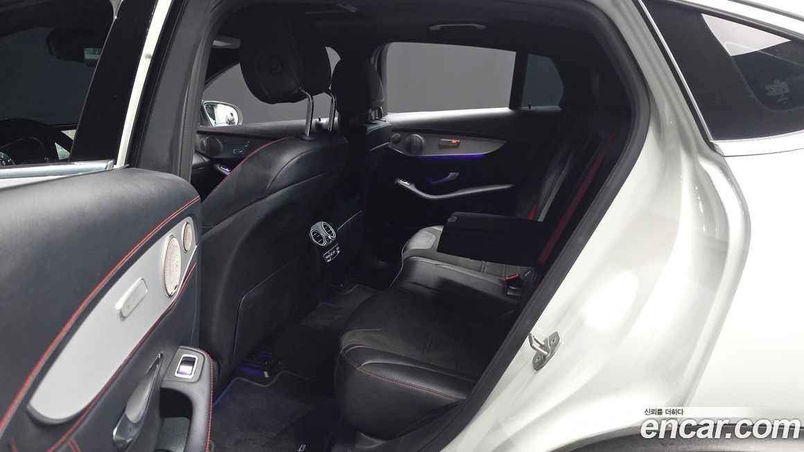 Mercedes-Benz GLC-Class 2021