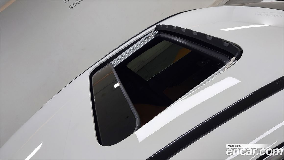 Mercedes-Benz GLC-Class 2023