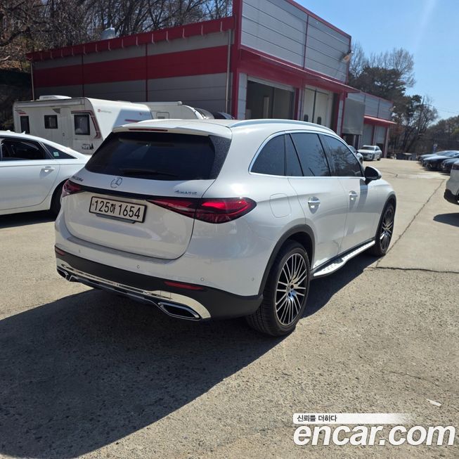 Mercedes-Benz GLC-Class 2023