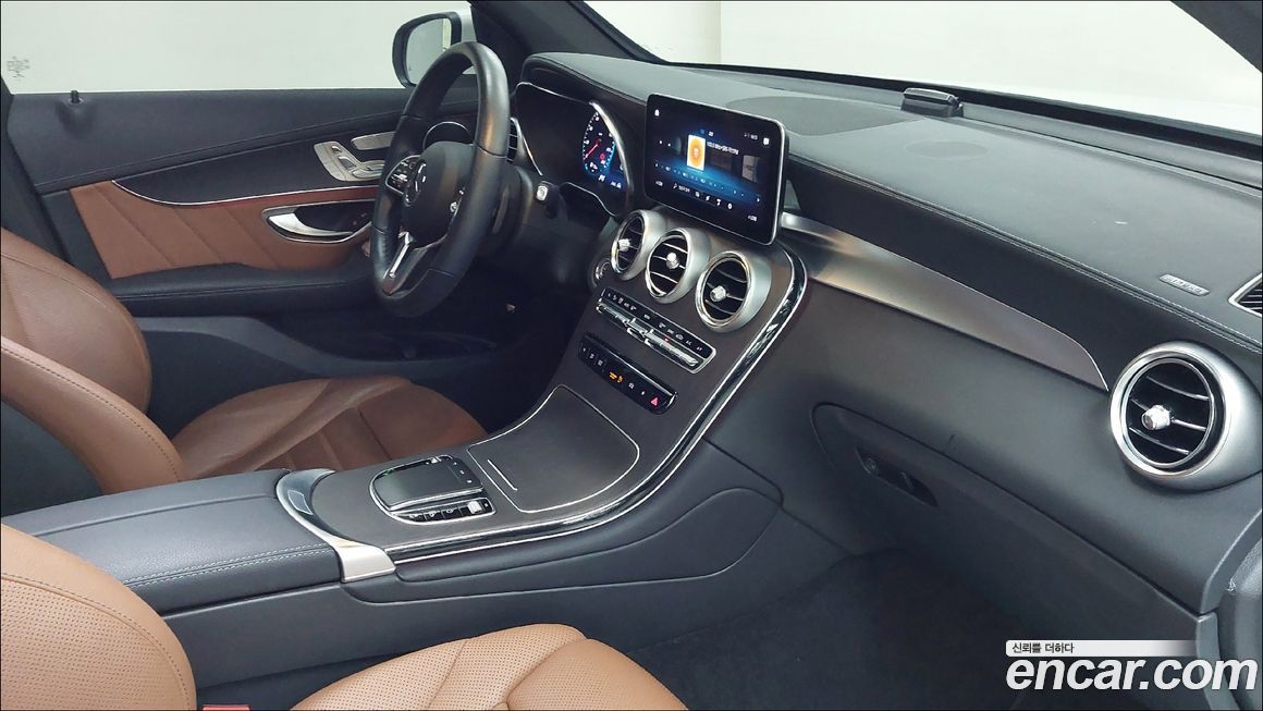 Mercedes-Benz GLC-Class 2023