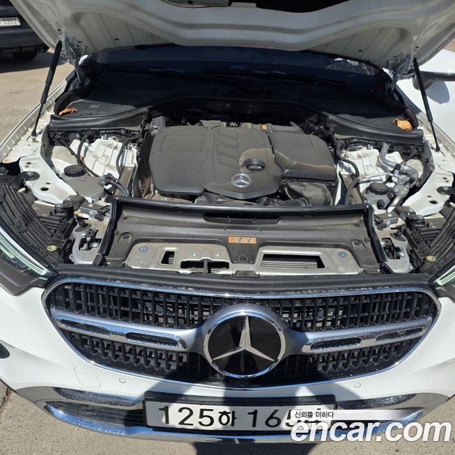 Mercedes-Benz GLC-Class 2023