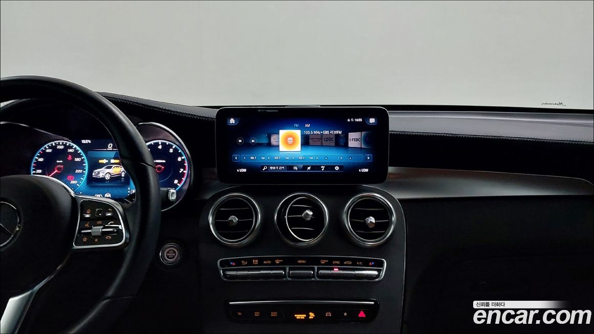 Mercedes-Benz GLC-Class 2023