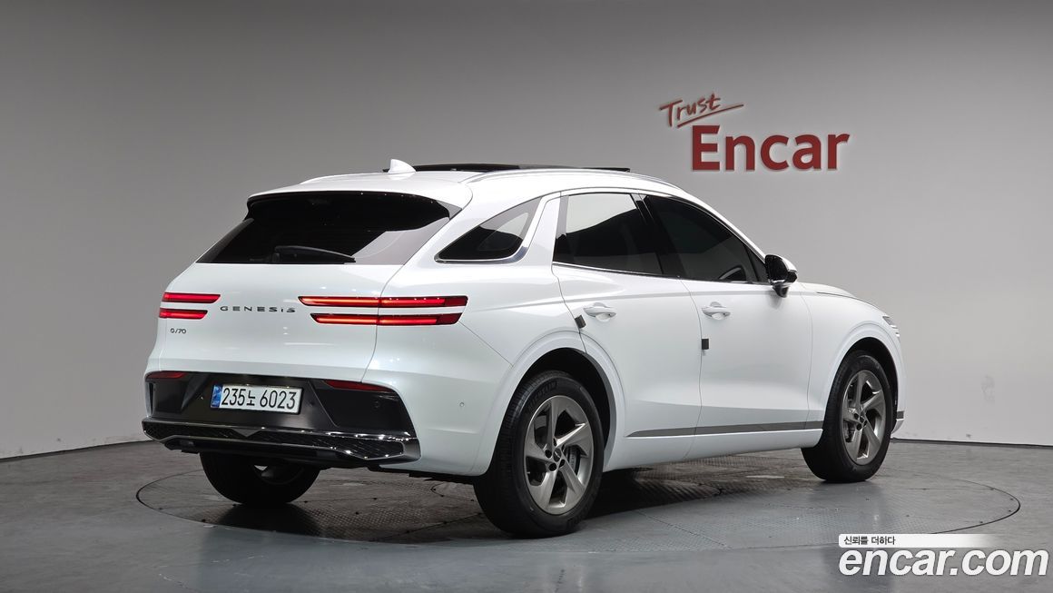 Genesis GV70 2025