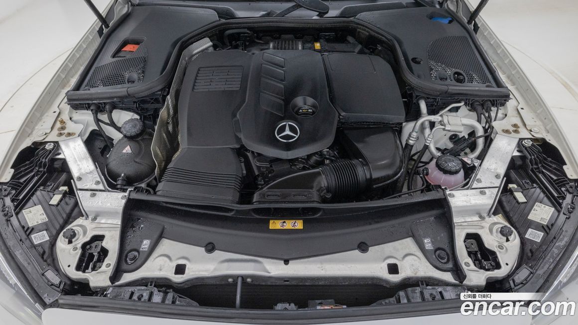 Mercedes-Benz E-Class 2023