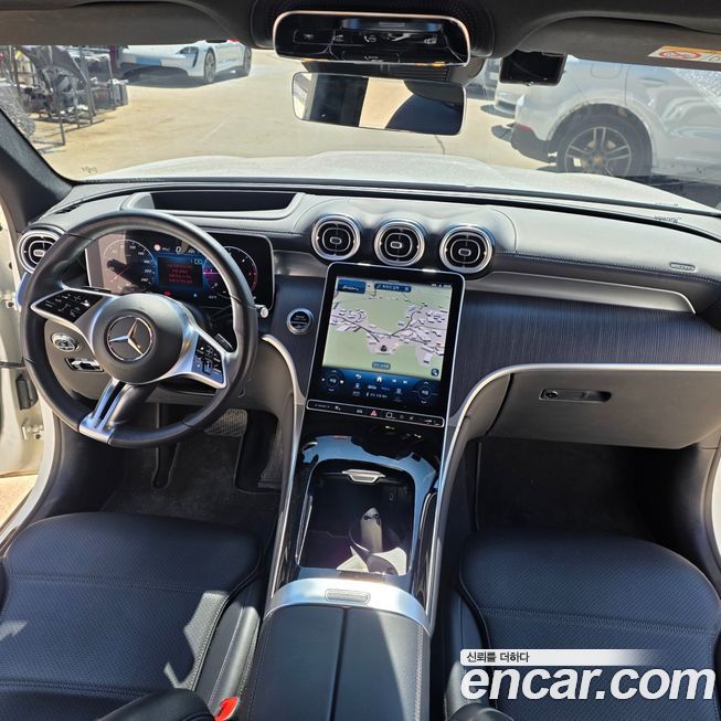 Mercedes-Benz GLC-Class 2023