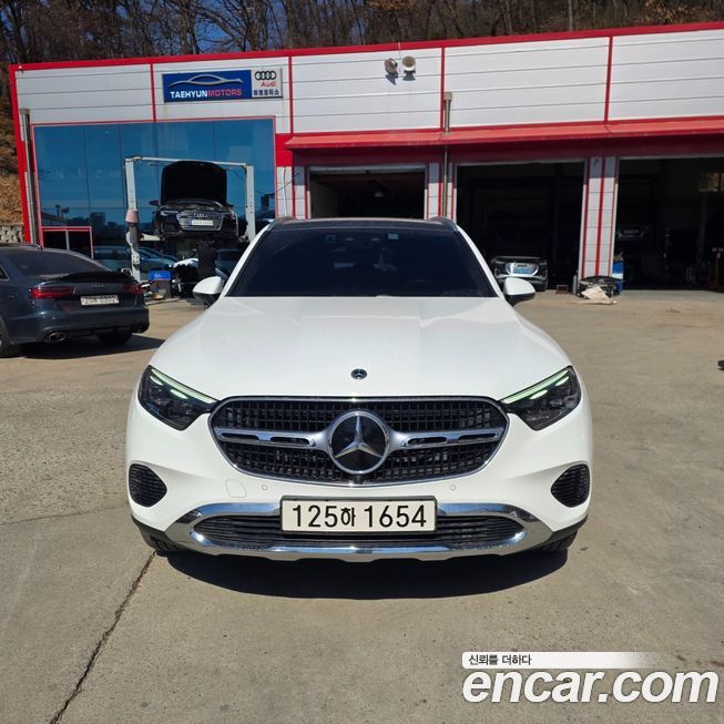 Mercedes-Benz GLC-Class 2023