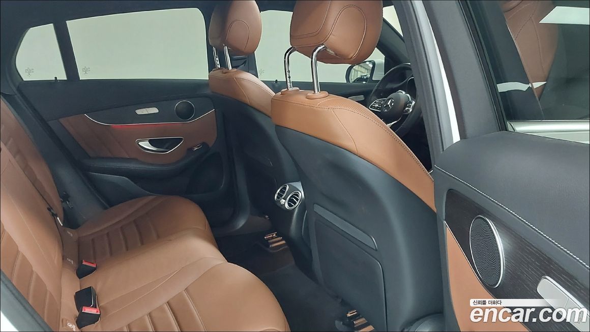 Mercedes-Benz GLC-Class 2023