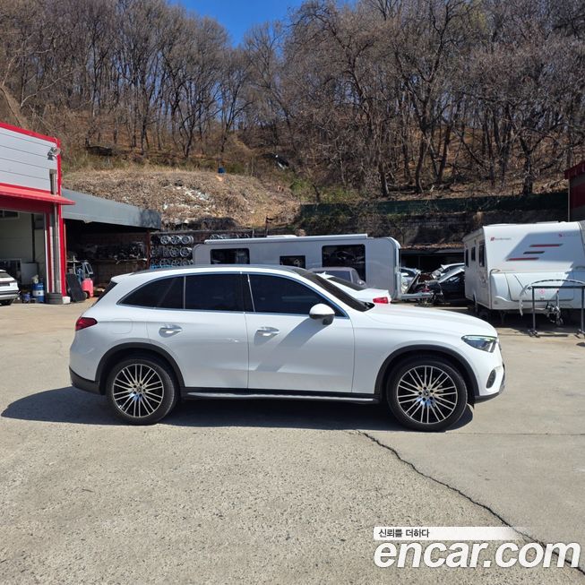 Mercedes-Benz GLC-Class 2023