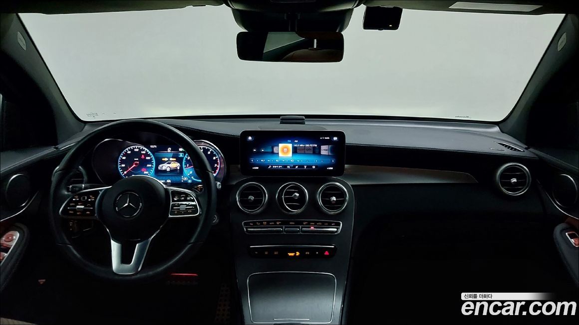 Mercedes-Benz GLC-Class 2023