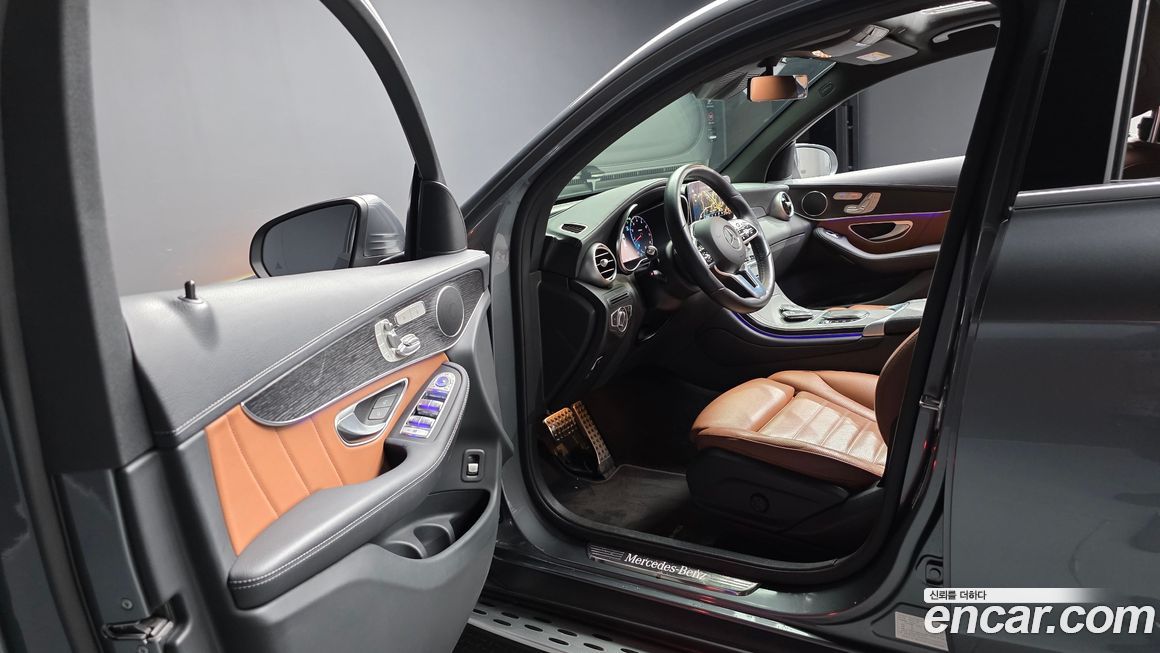 Mercedes-Benz GLC-Class 2023