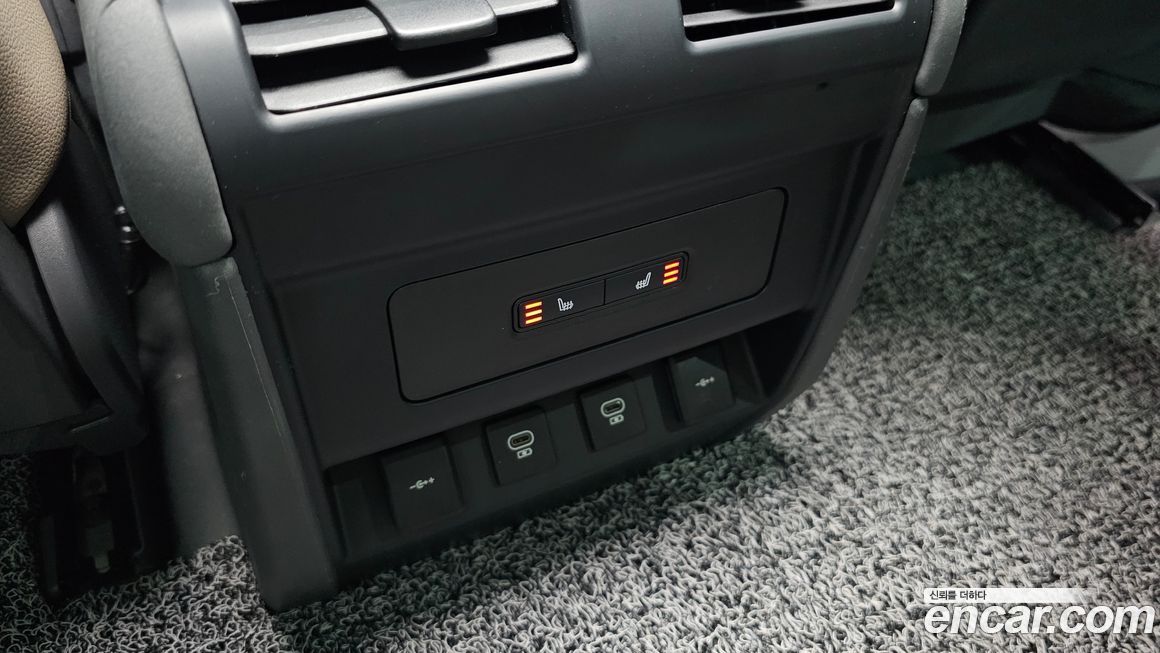 Land Rover Defender 2022