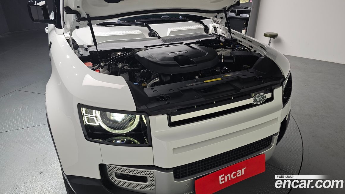 Land Rover Defender 2022