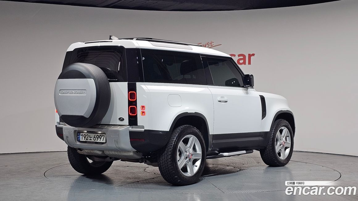 Land Rover Defender 2022