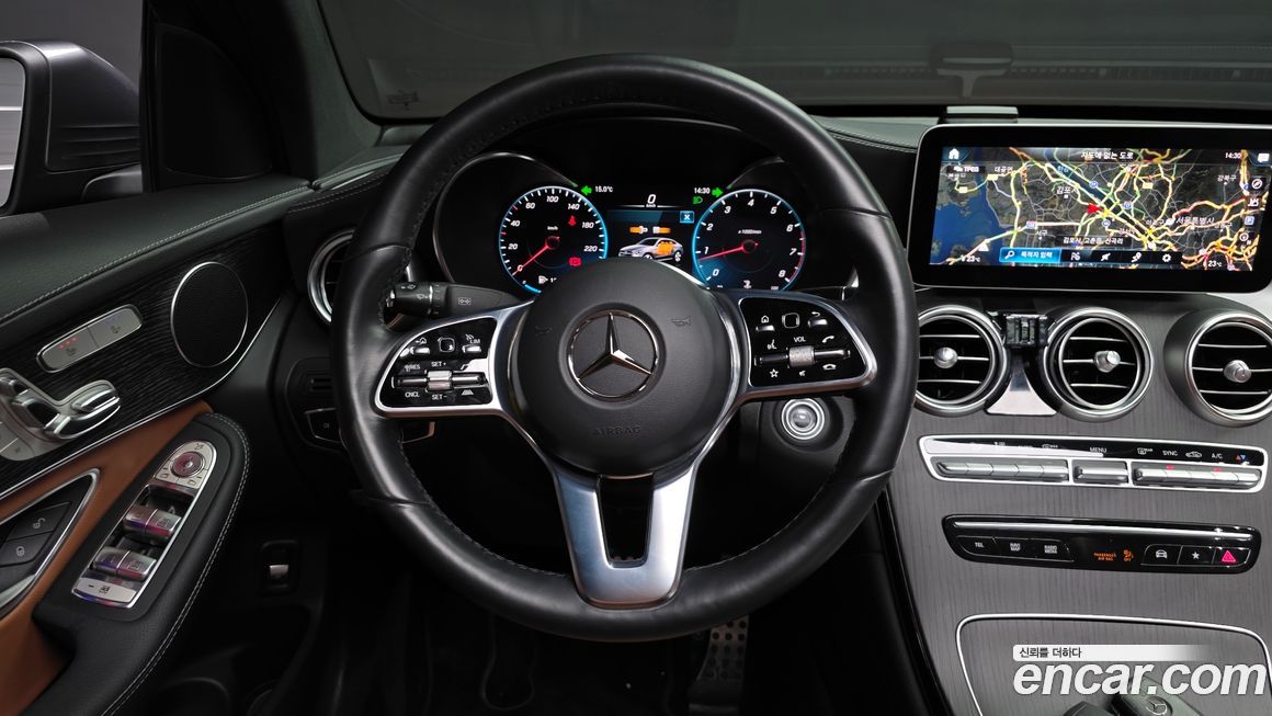 Mercedes-Benz GLC-Class 2023