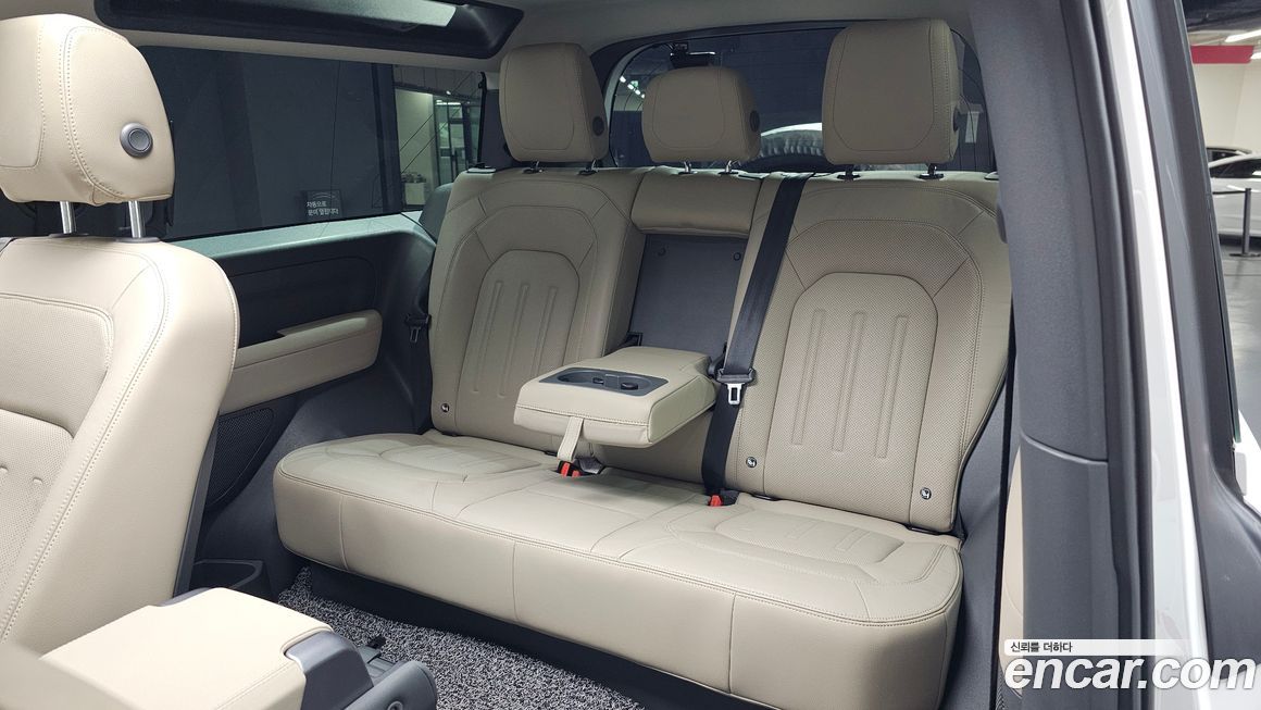 Land Rover Defender 2022