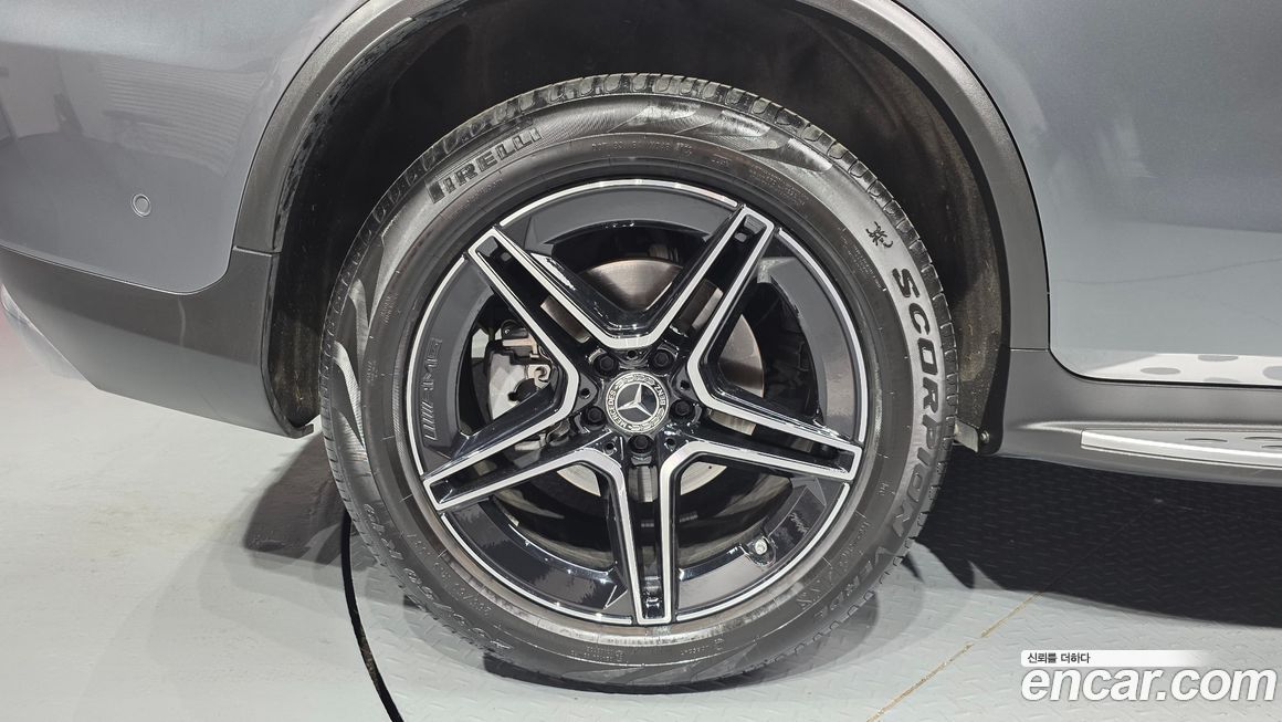 Mercedes-Benz GLC-Class 2023