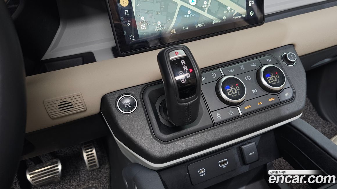 Land Rover Defender 2022