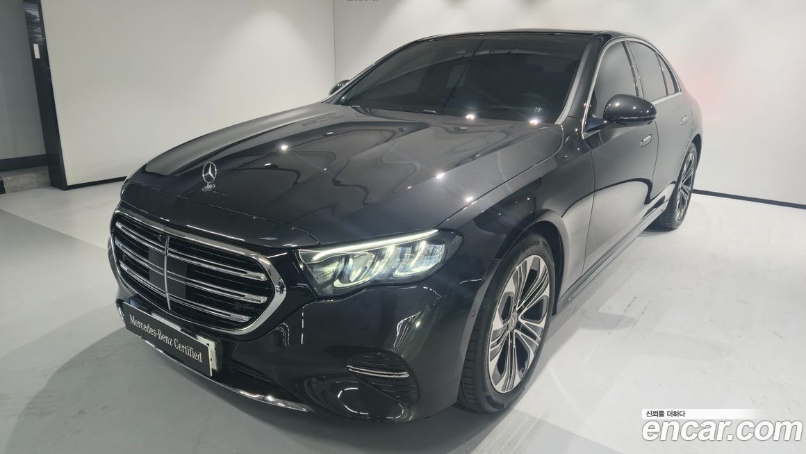Mercedes-Benz E-Class 2024
