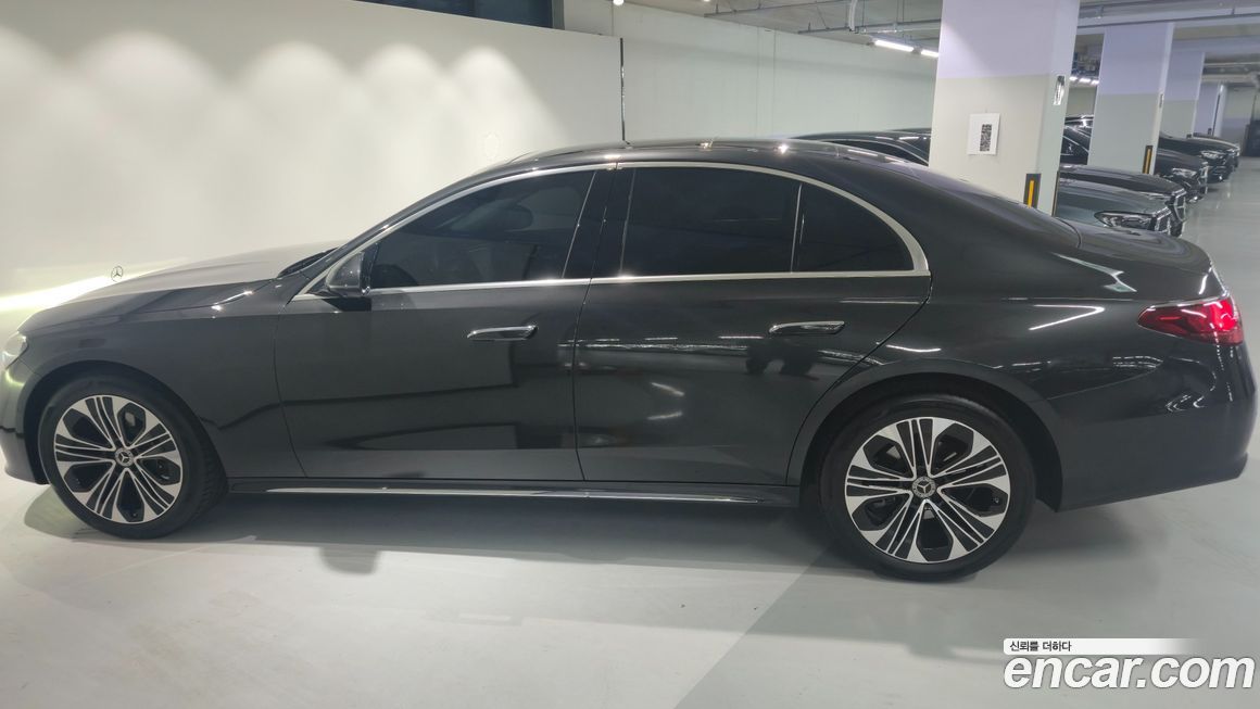 Mercedes-Benz E-Class 2024
