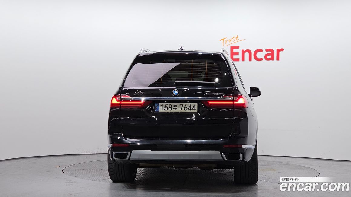 BMW X7 2021