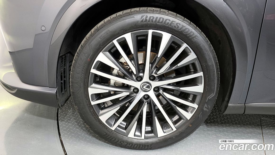 Lexus RX 2024