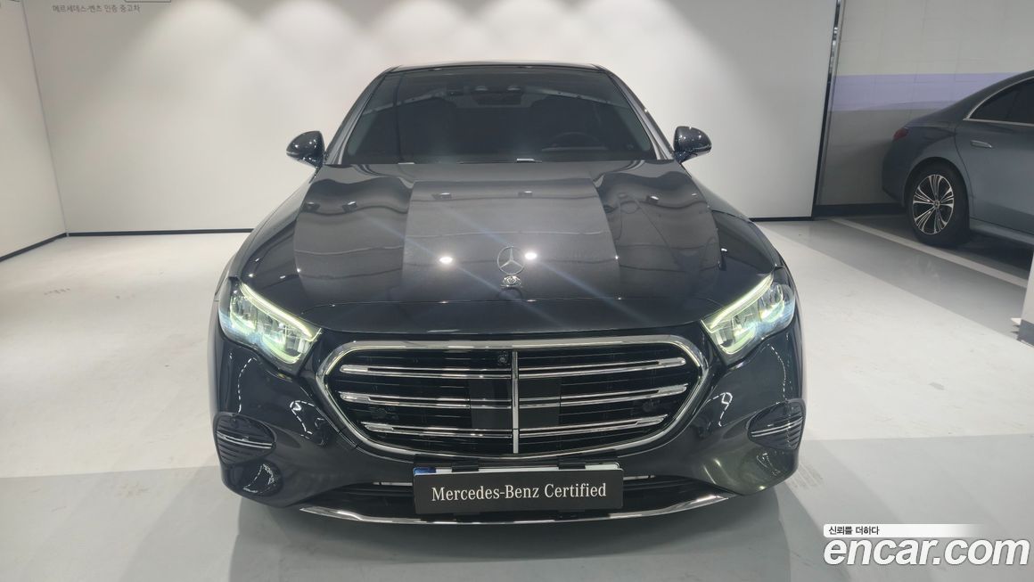 Mercedes-Benz E-Class 2024