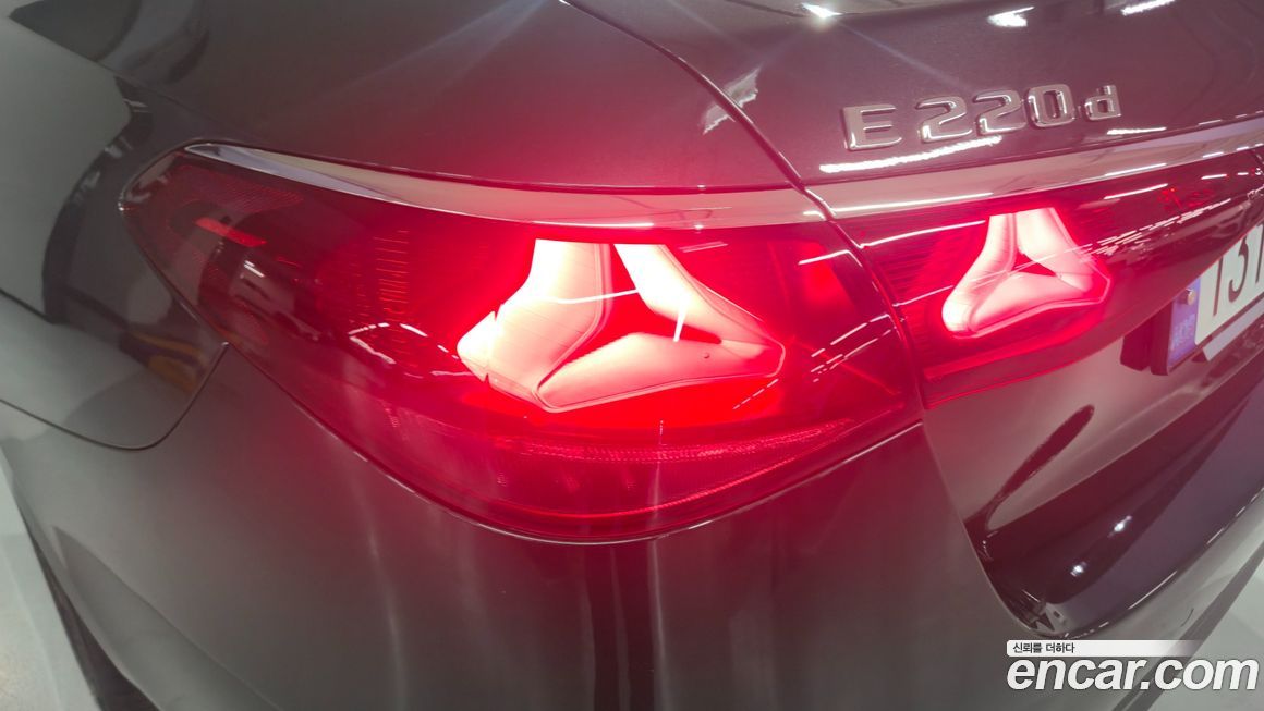 Mercedes-Benz E-Class 2024