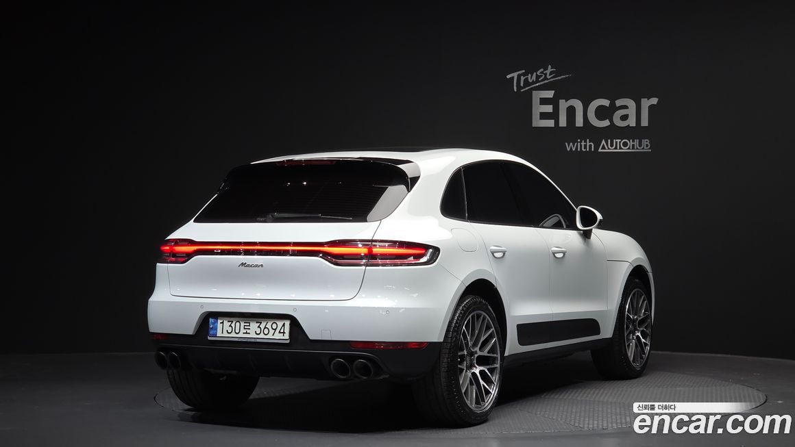 Porsche Macan 2021
