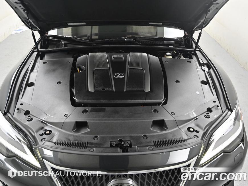 Lexus LS 2021