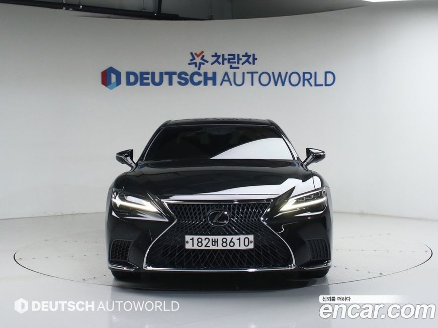 Lexus LS 2021