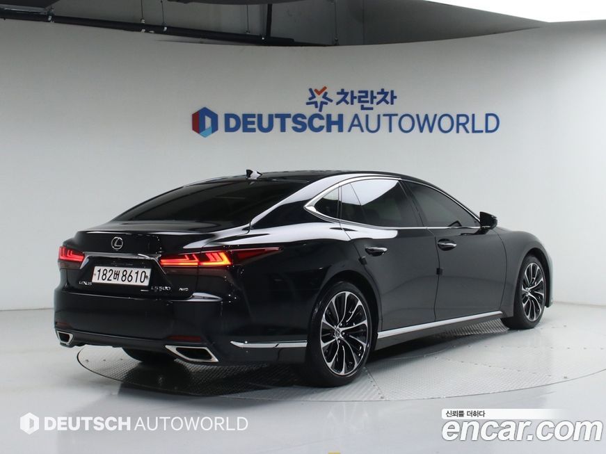 Lexus LS 2021